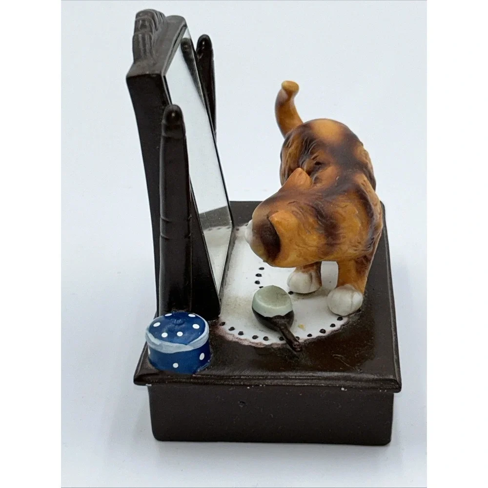 Rare Vintage 1980's J.S.N.Y.~Cat In The Dresser Mirror Figurine~